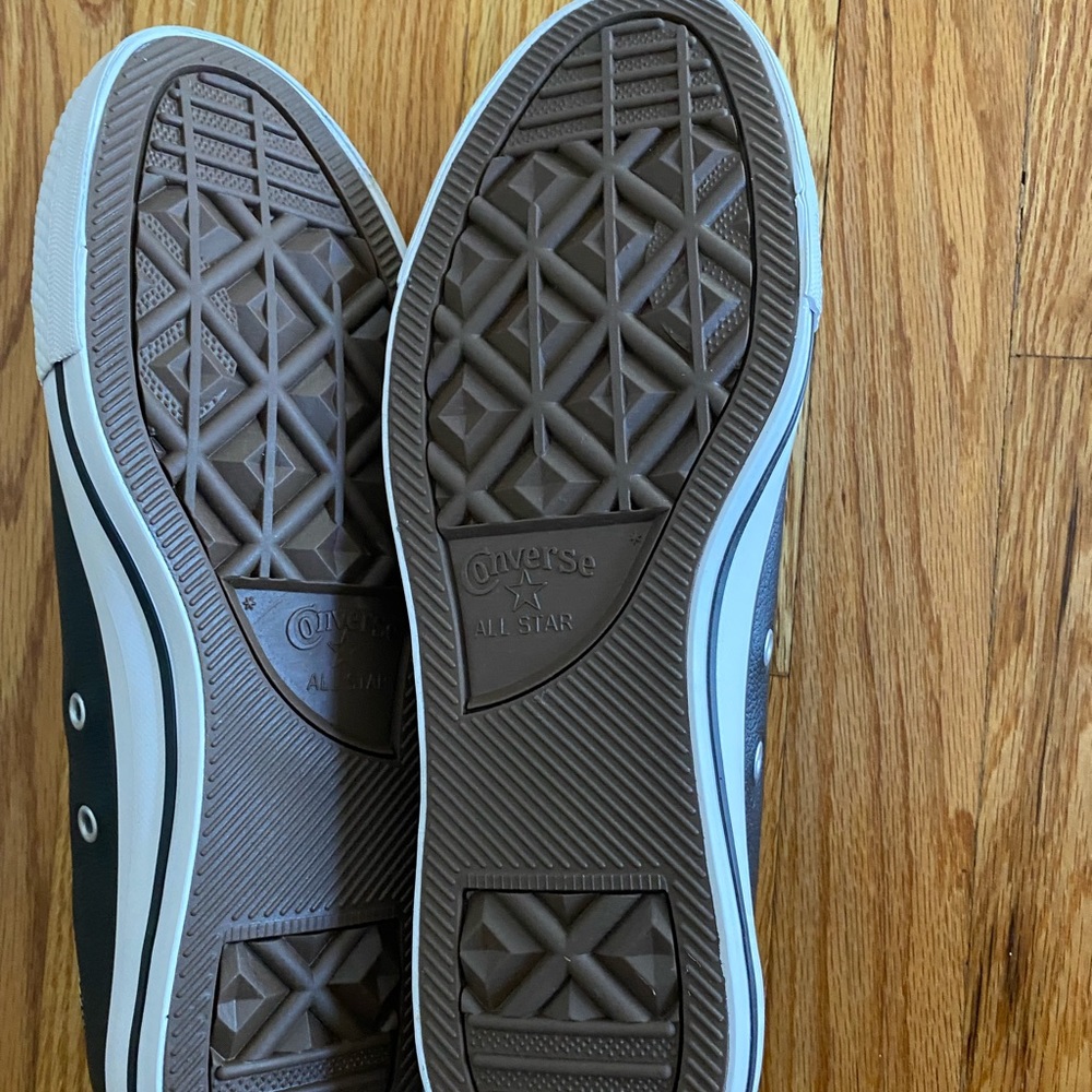 Clean, never worn - Picture 3 of 3